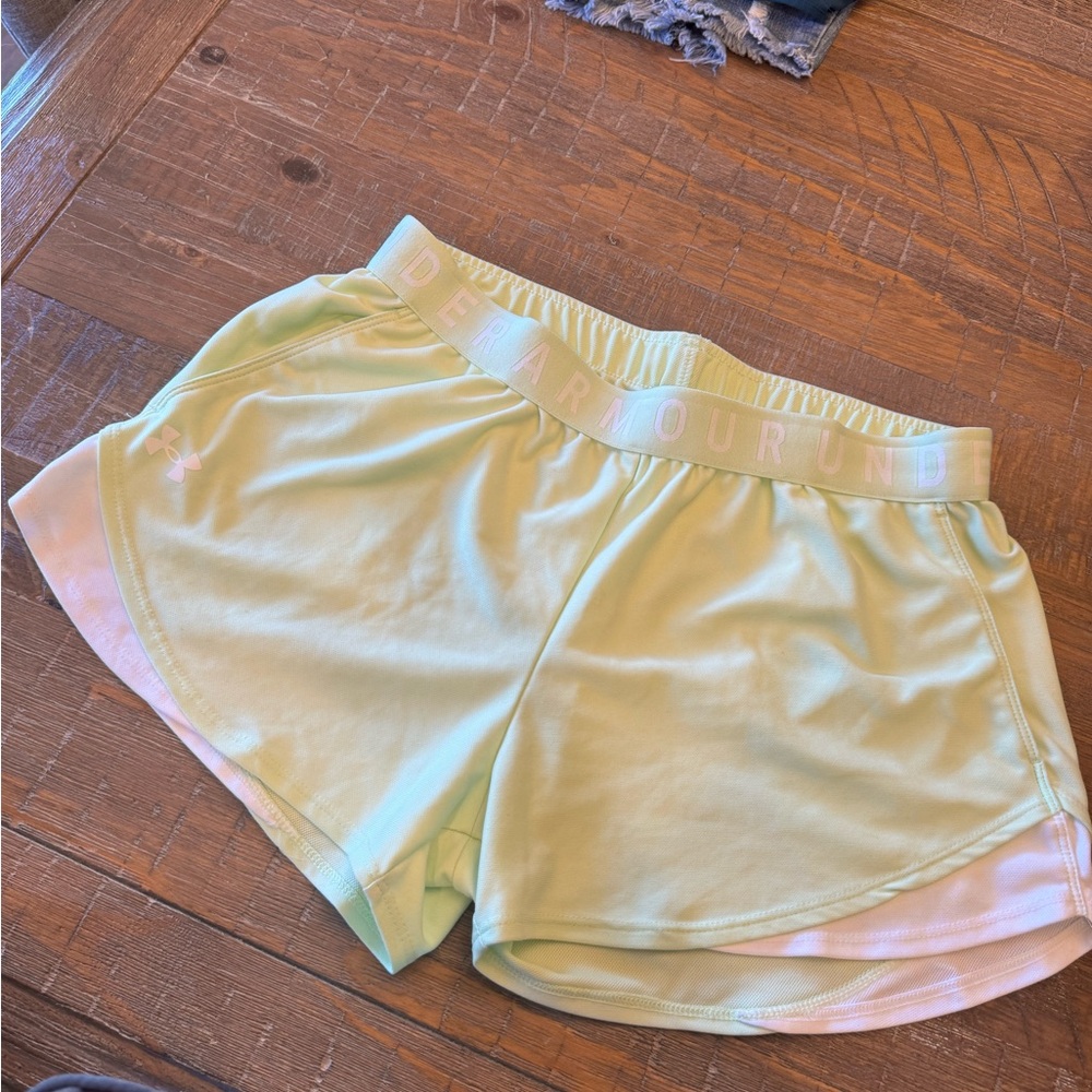 Under Armour Women's line Green Athletic Shorts